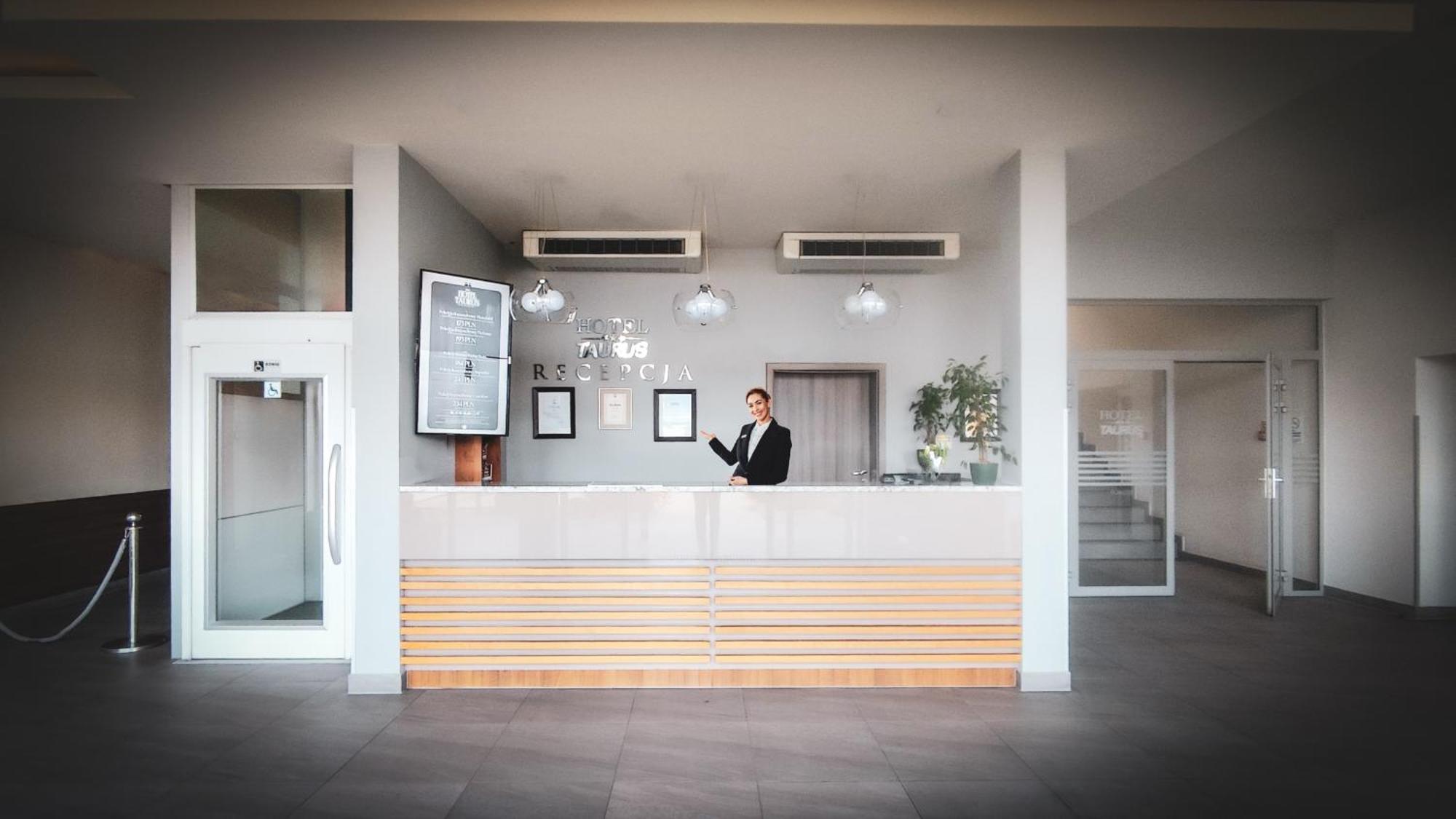 Taurus Ladna Aparthotel Exterior photo